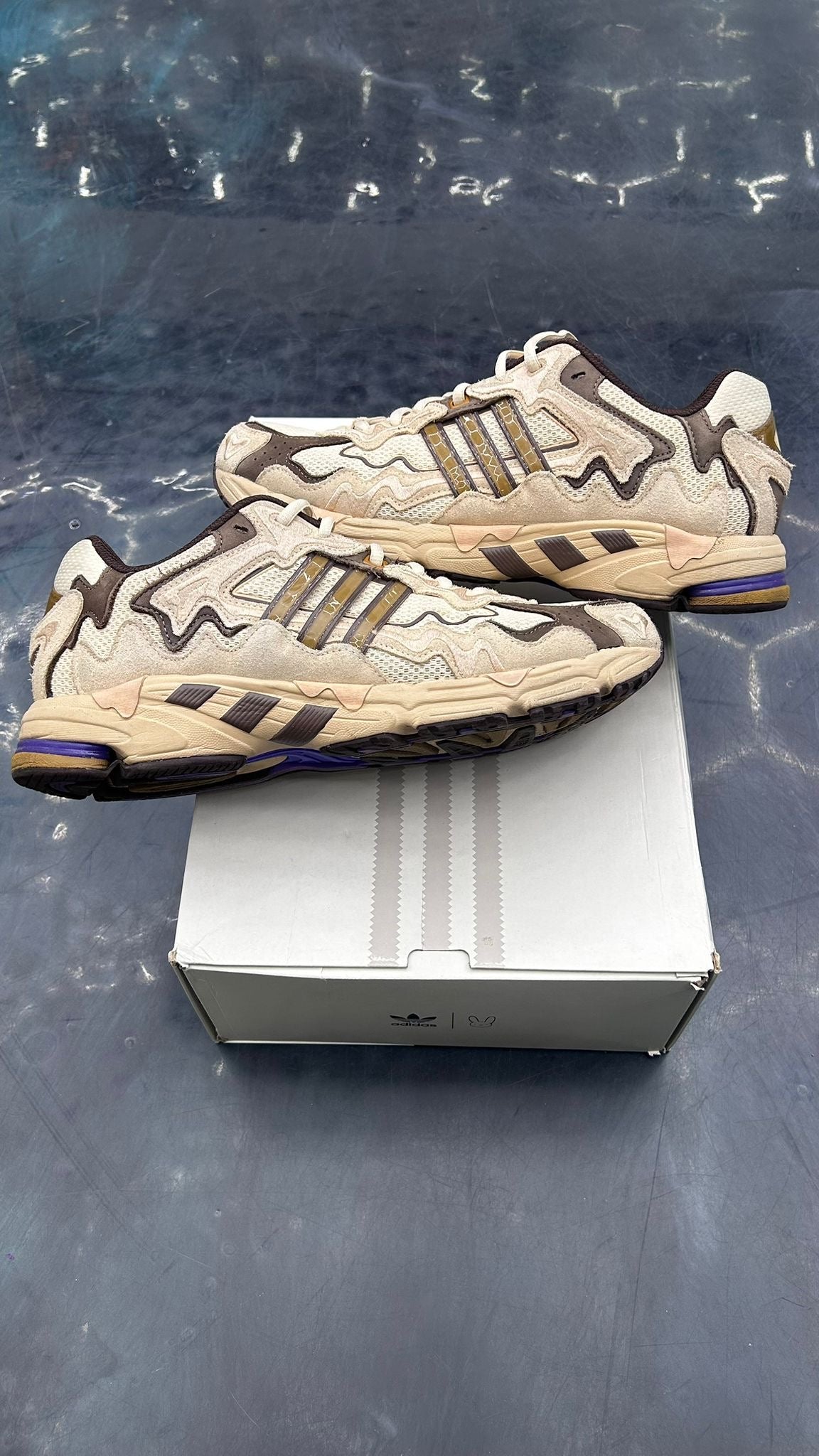 ADIDAS RESPONSE BAD BUNNY PASO FINO PRE OWNED SIZE 11
