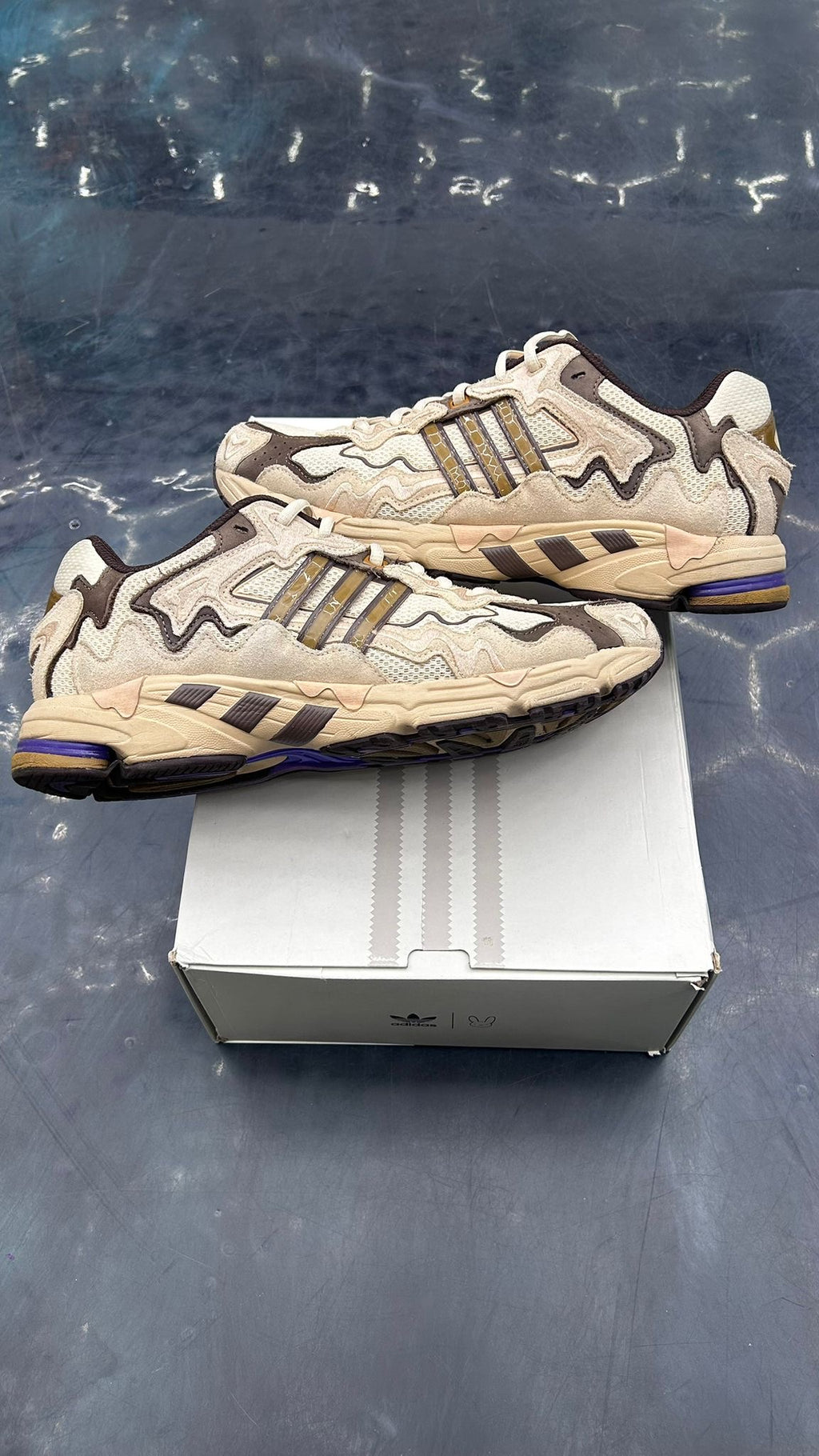 ADIDAS RESPONSE BAD BUNNY PASO FINO PRE OWNED SIZE 11