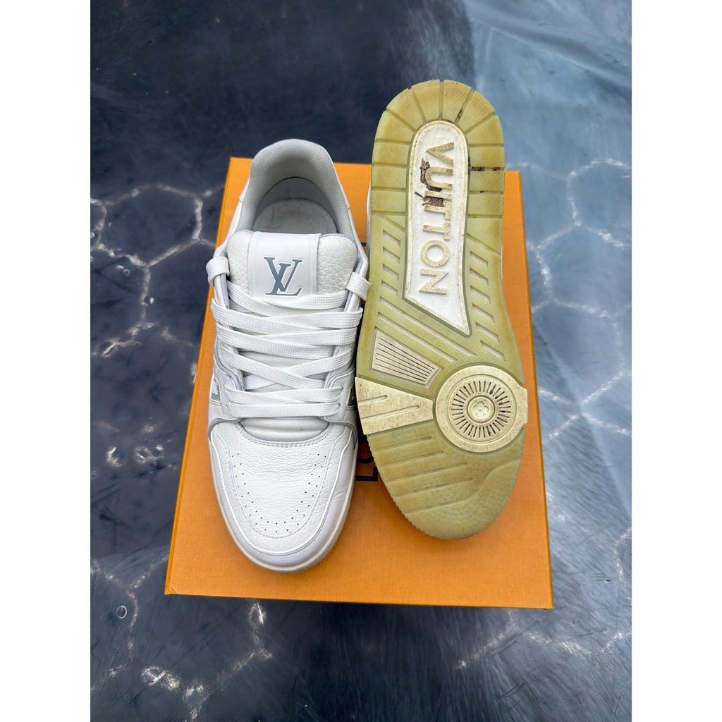 LOUIS VUITTON TRAINER WHITE PRE OWNED SIZE 6LV 8-8.5 US