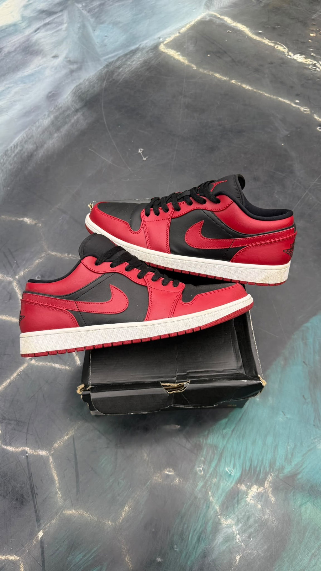 JORDAN 1 LOW REVERSE BRED PRE OWNED SIZE 13