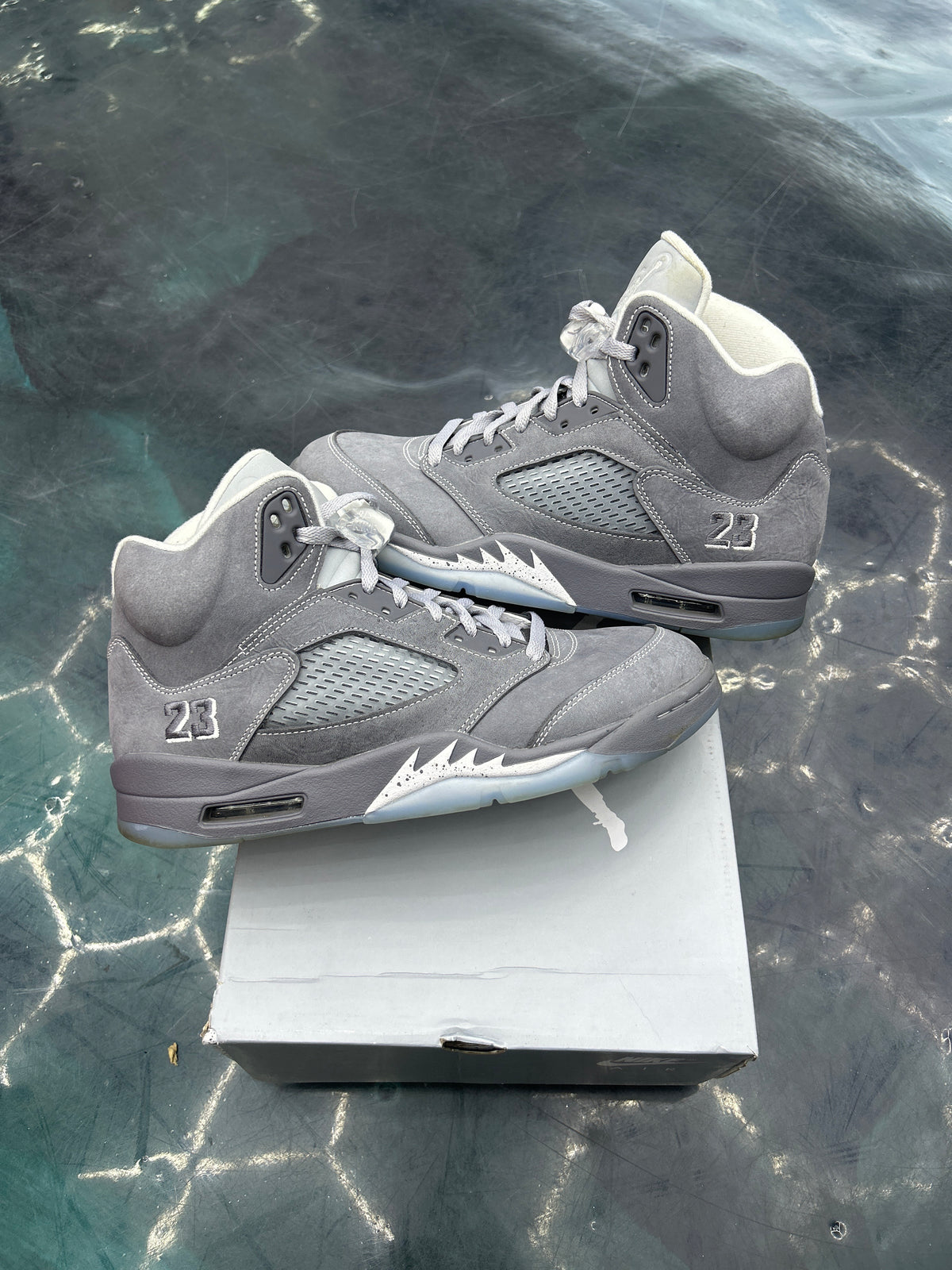 JORDAN 5 RETRO WOLF GREY (2026) PRE-OWNED SIZE 10