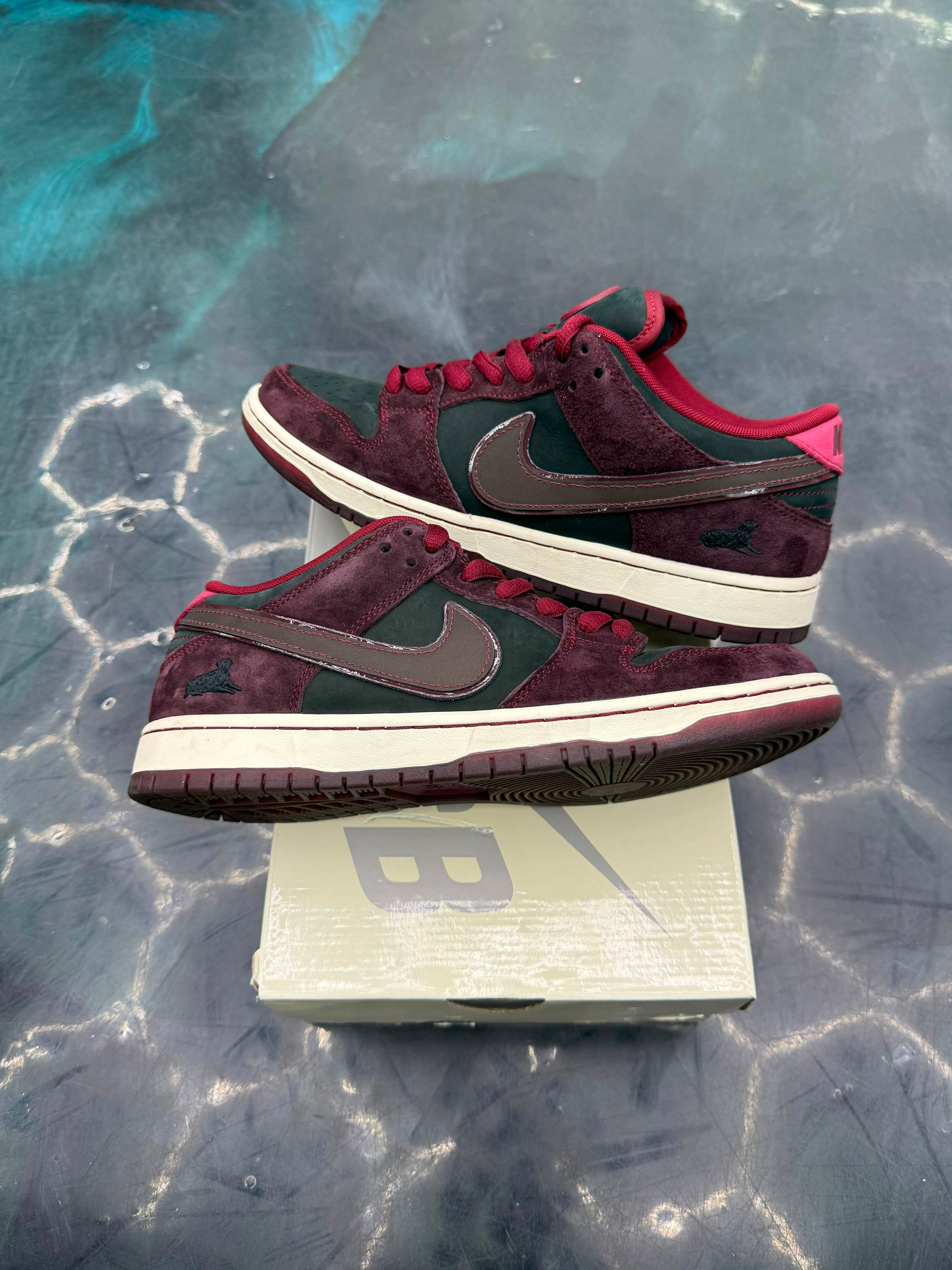 NIKE SB DUNK LOW PRM RIOT SKATEBOARD PRE OWNED SIZE 9