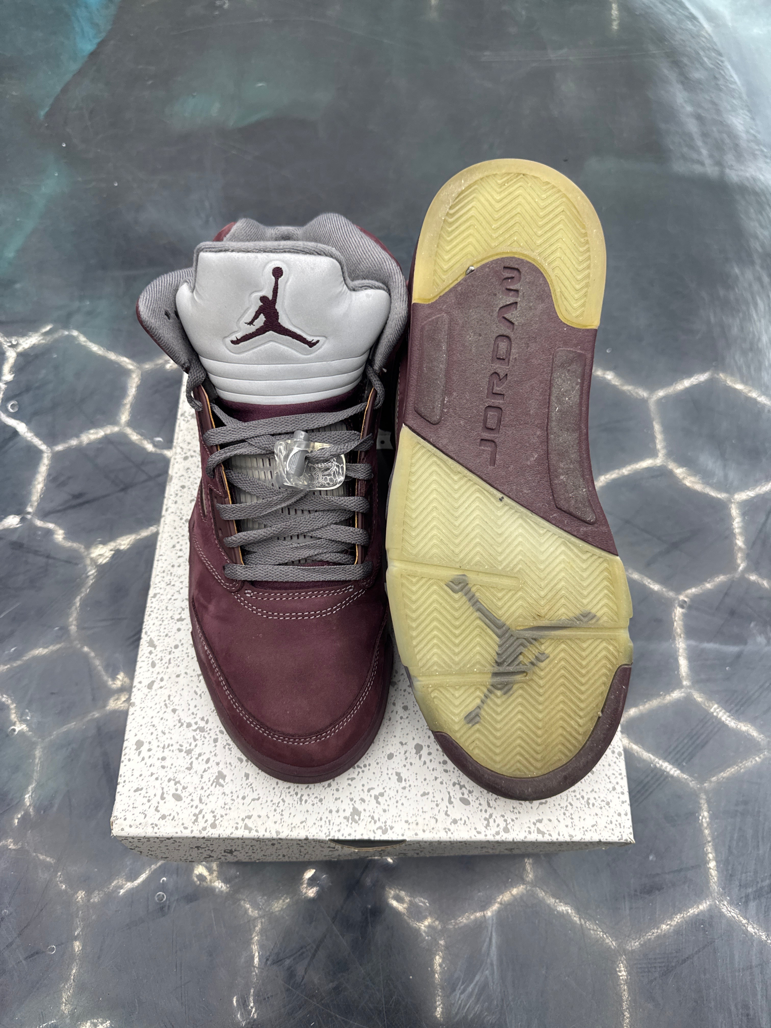 JORDAN 5 RETRO BURGUNDY PRE OWNED SIZE 11