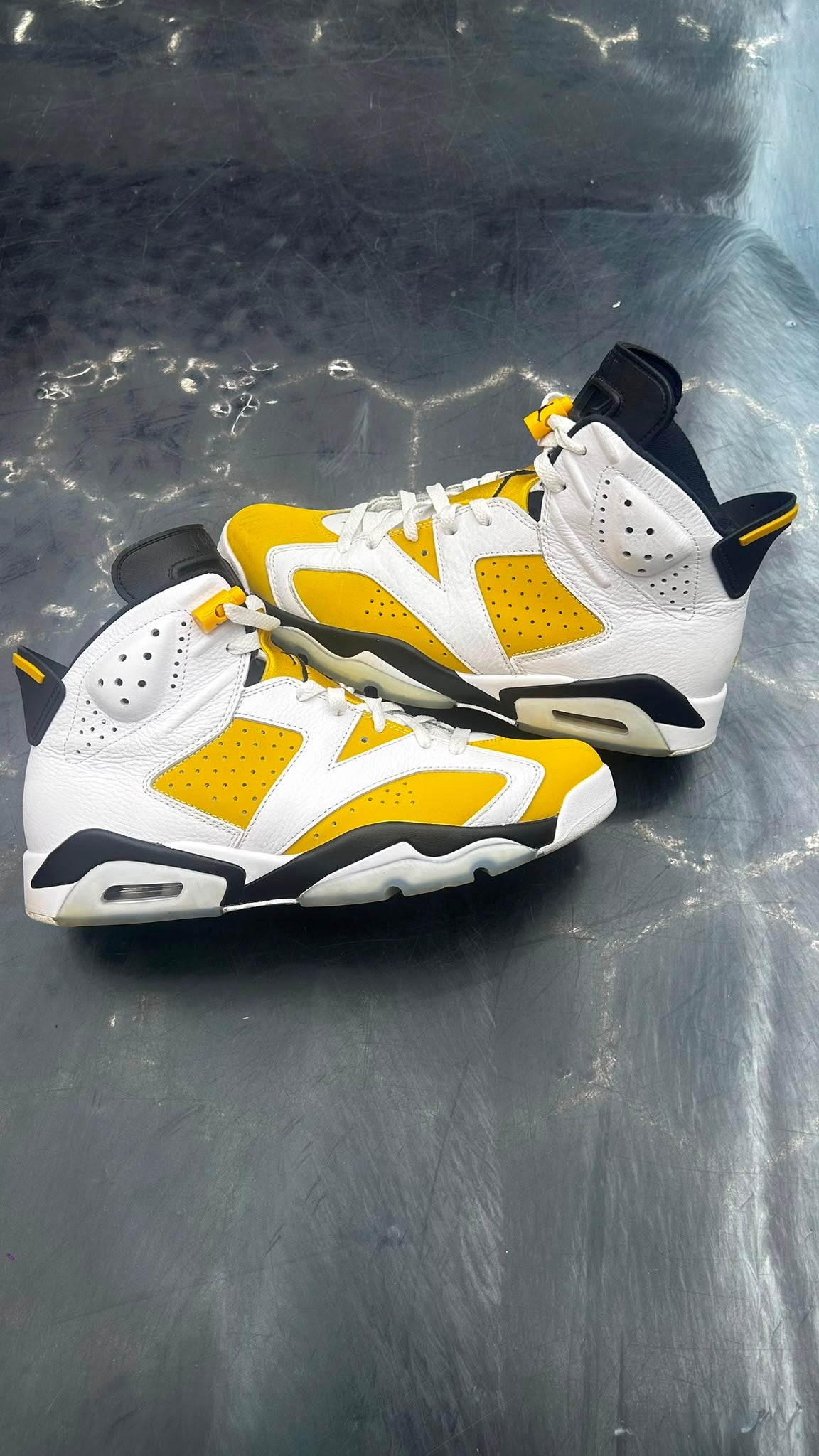 JORDAN 6 RETRO YELLOW OCHRE PRE OWNED SIZE 10 NO BOX