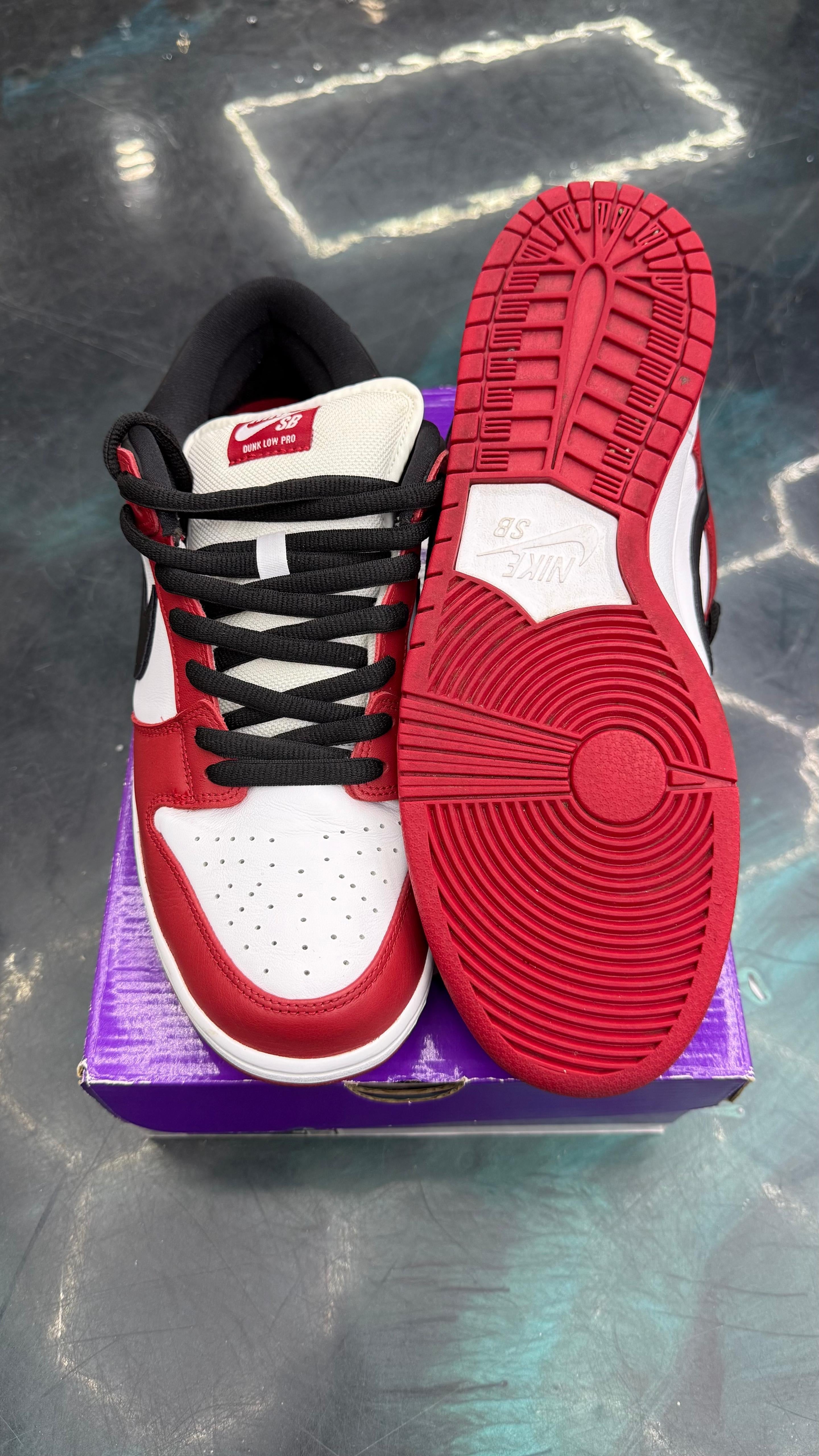 NIKE SB DUNK LOW PRO J-PACK CHICAGO PRE OWNED SIZE 12