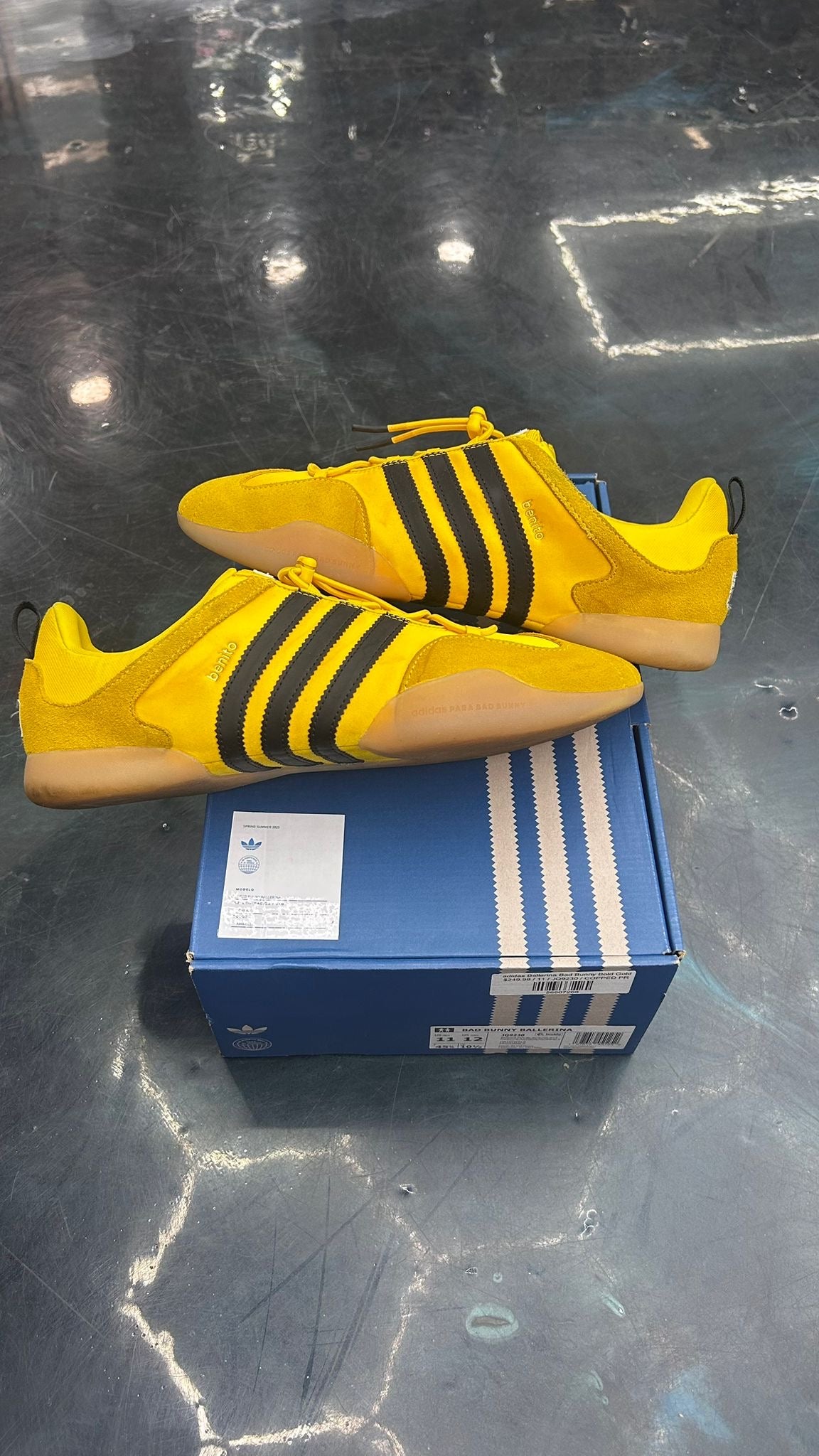 ASIDAS BALLERINA BAD BUNNY GOLD PRE OWNED SIZE 11