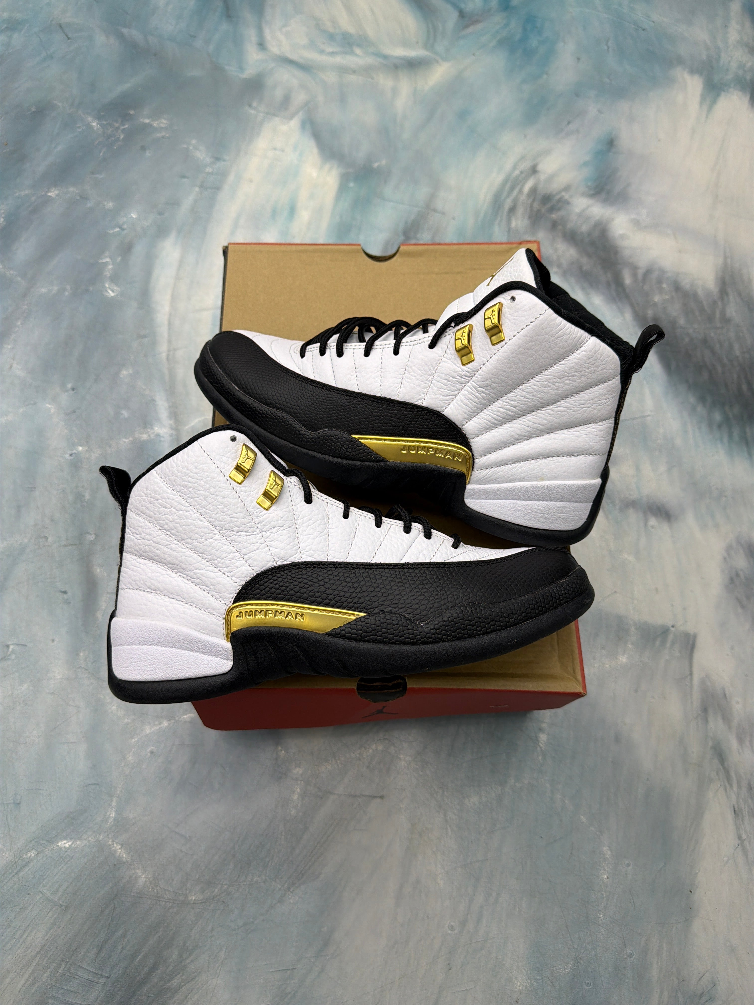 JORDAN 12 RETRO ROYALTY TAXI PRE OWNED SIZE 8.5