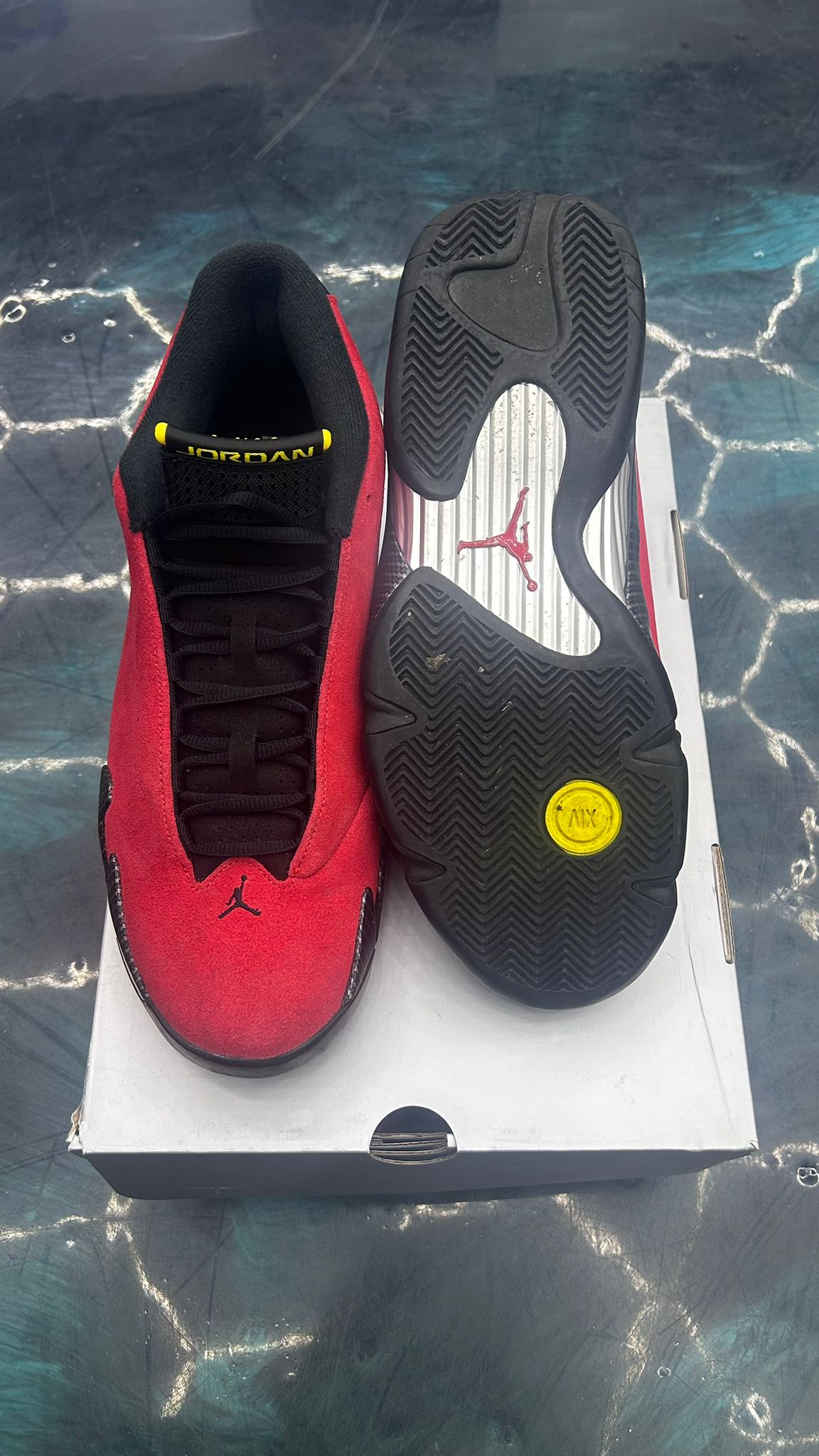 JORDAN 14 RETRO FERRARI PRE OWNED SIZE 11