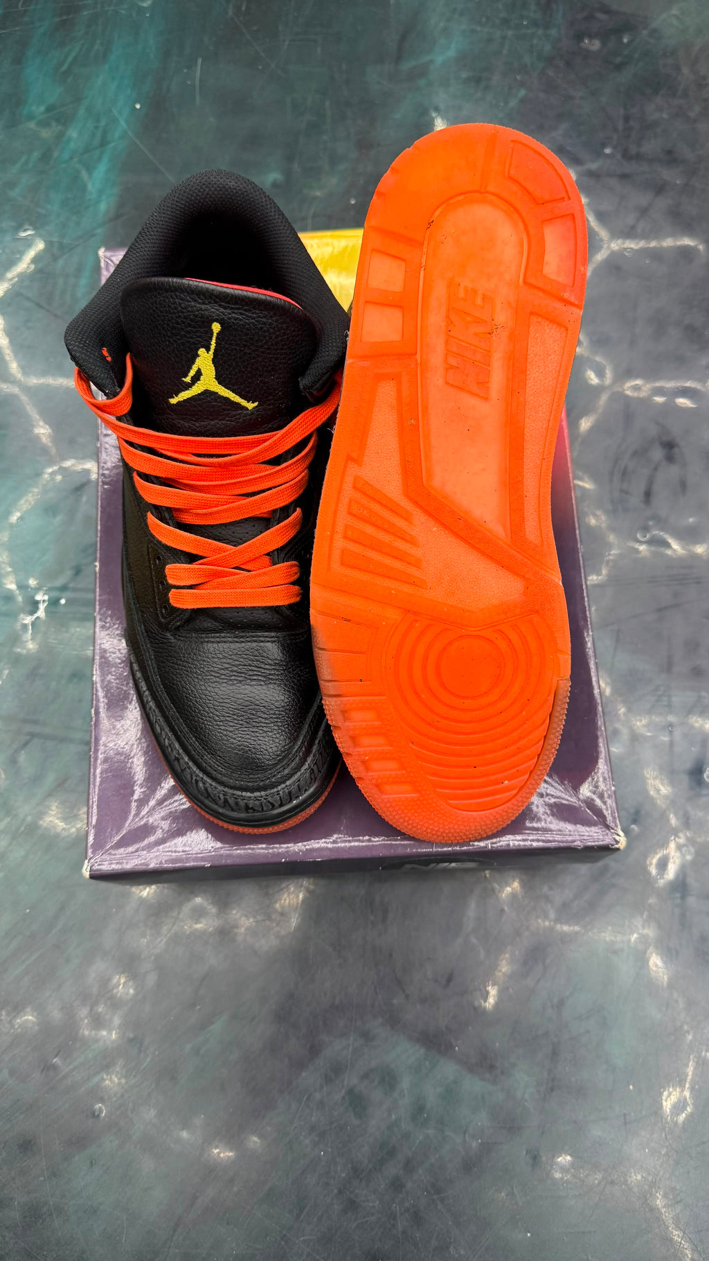 JORDAN 3 RETRO J BALVIN RIO PRE OWNED SIZE 10