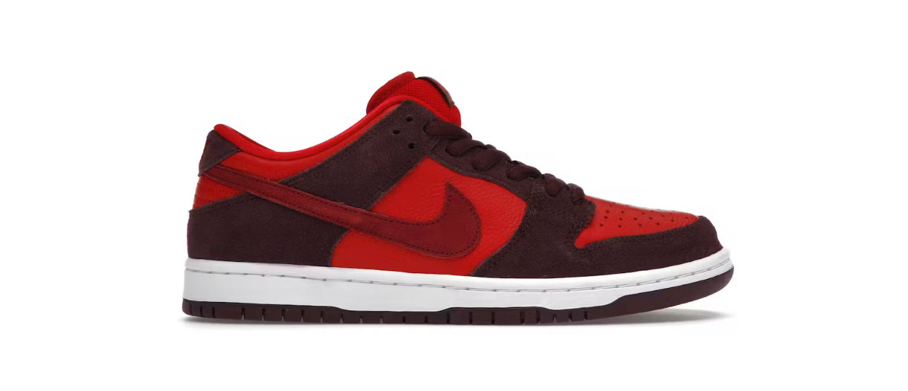 NIKE SB DUNK LOW CHERRY