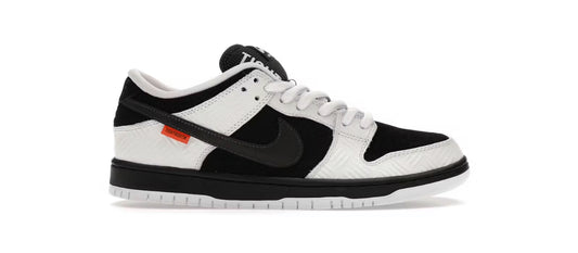 NIKE SB DUNK LOW TIGHTBOOTH