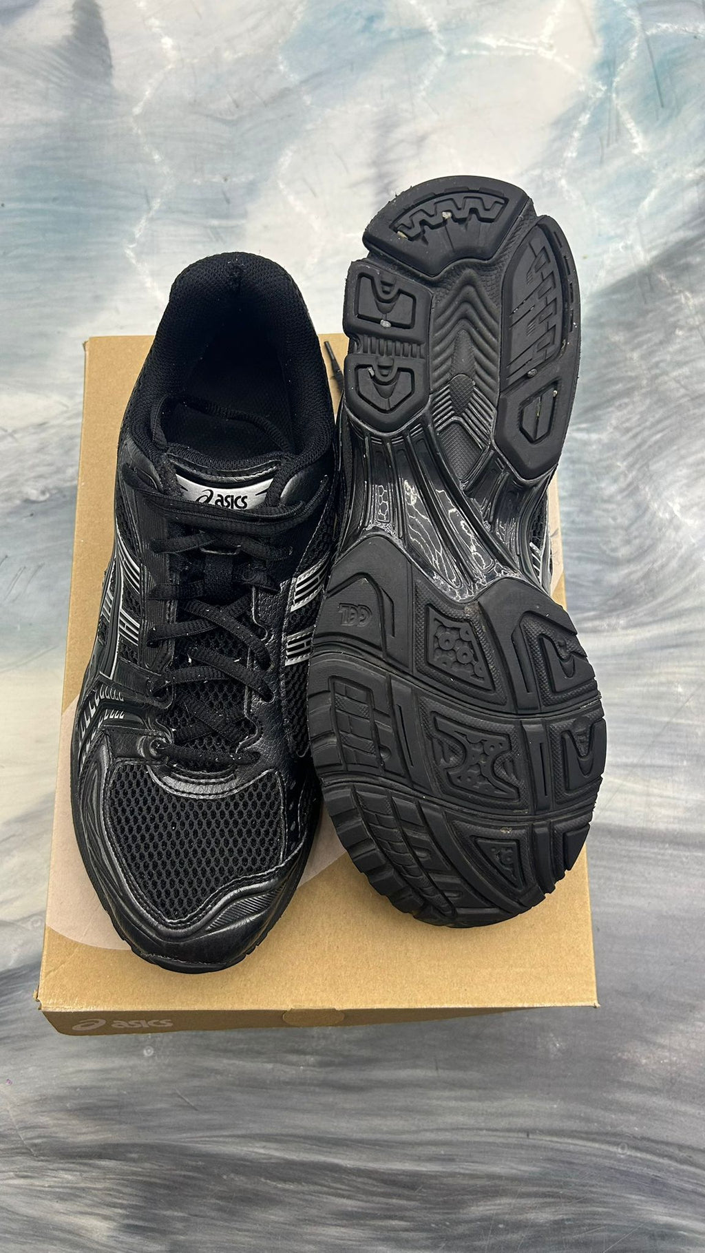 ASICS GEL KAYANO BLACK PURE SILVER PRE OWNED SIZE 10.5