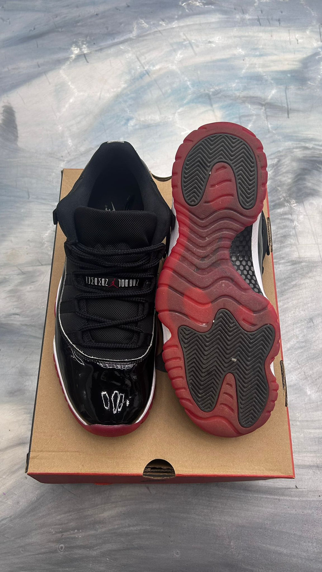 JORDAN 11 RETRO LOW BRED PRE OWNED SIZE 11.5