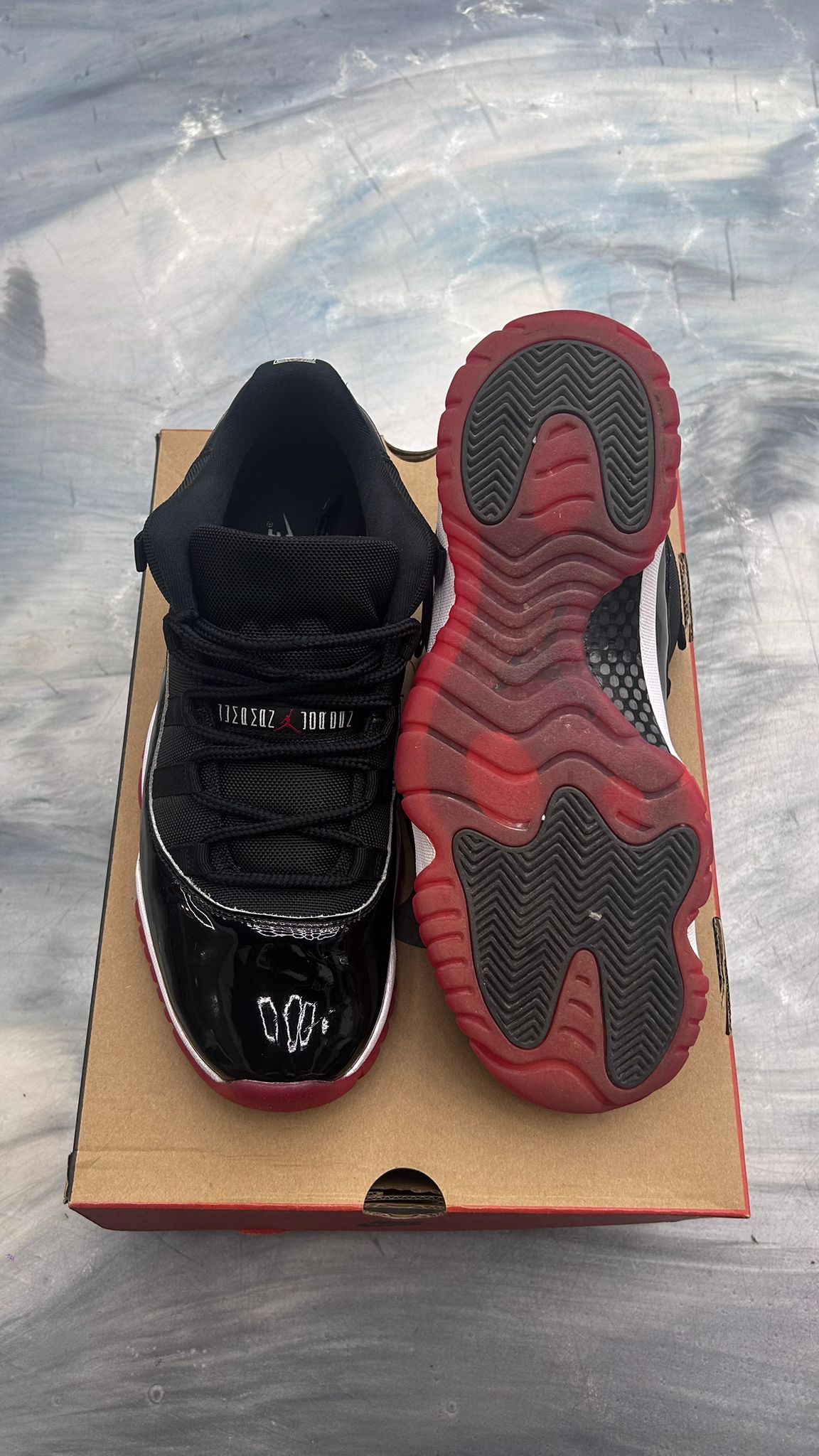 JORDAN 11 RETRO LOW BRED PRE OWNED SIZE 11.5