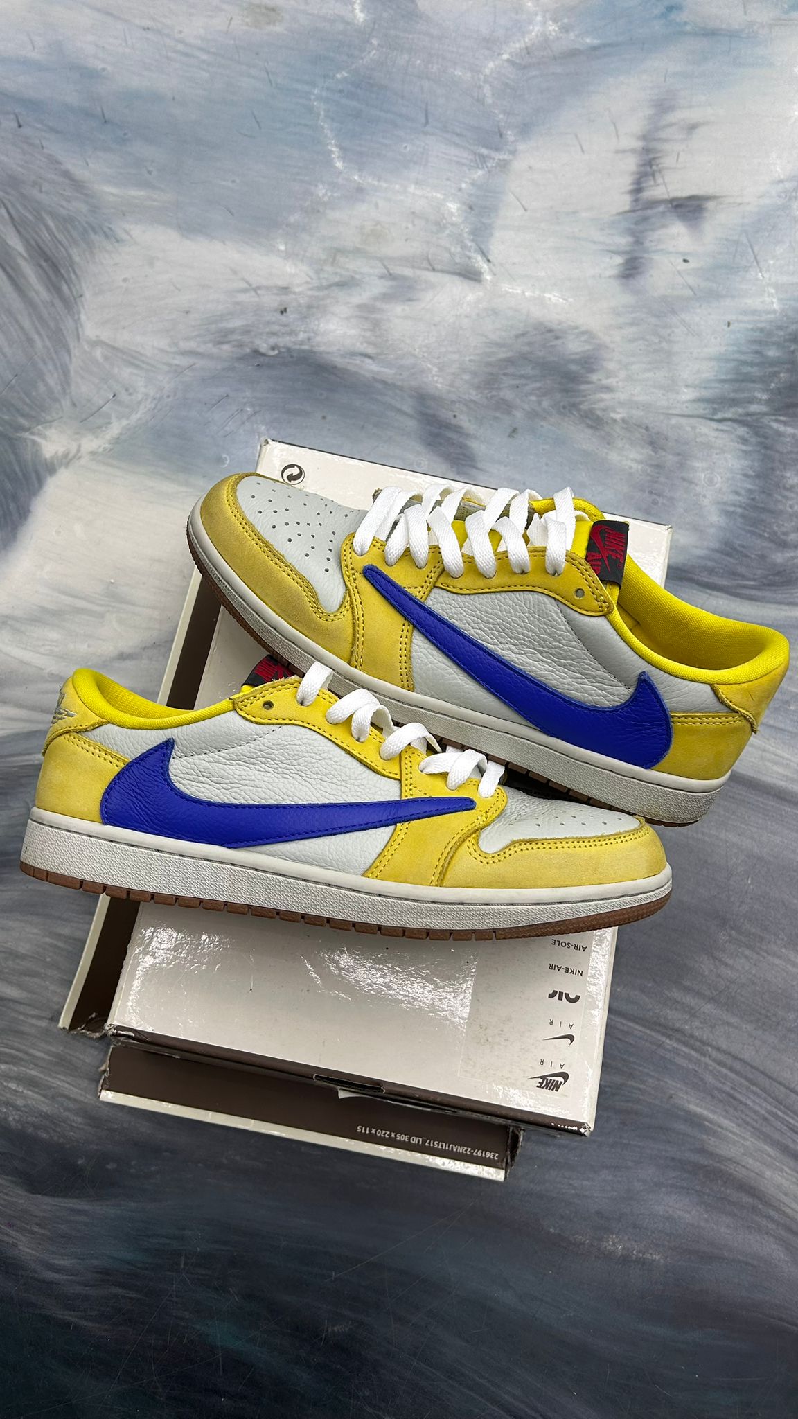 JORDAN 1 RETRO LOW OG SP TRAVIS SCOTT CANARY PRE OWNED SIZE 9.5w