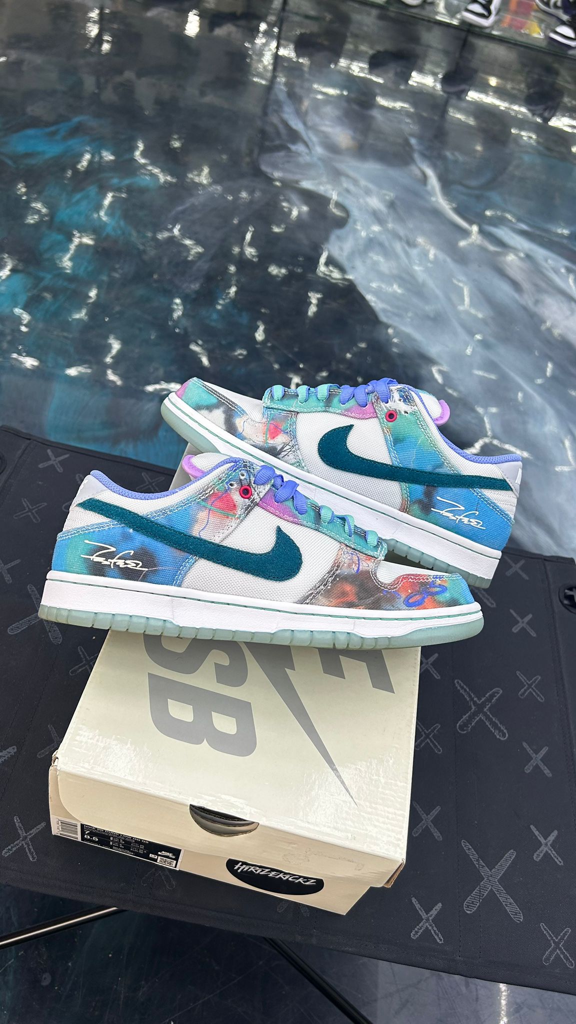 NIKE SB DUNK LOW FUTURA PRE OWNED SIZE 7.5