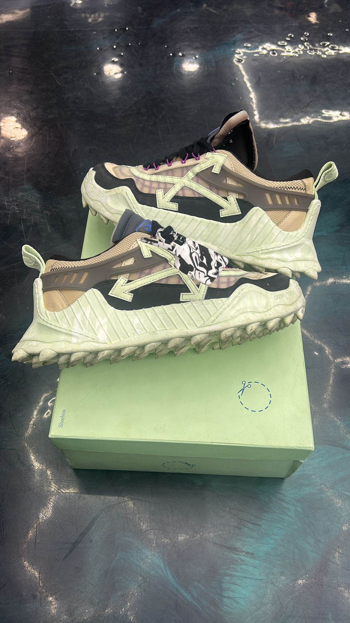 OFF WHITE ODSY 1000 BLACK MINT PRE OWNED SIZE 42 9 US