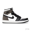 JORDAN 1 RETRO HIGH DARK MOCHA sneaker with white leather, black overlays, and dark mocha suede.