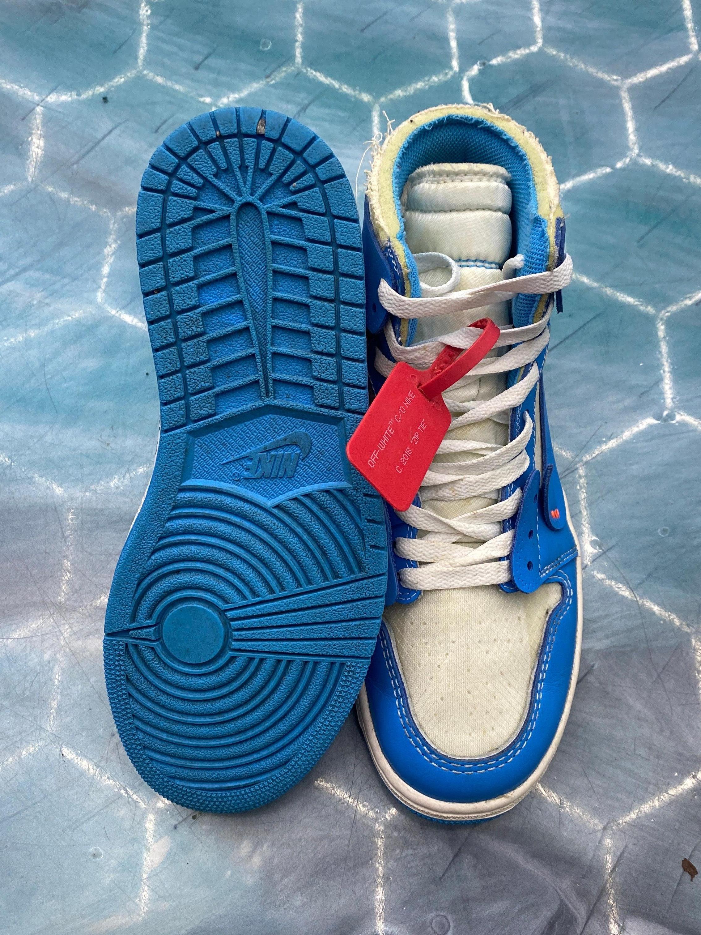 Pre-owned Jordan 1 Retro High Off-White University Blue sneaker, size 6.5, with red tag.