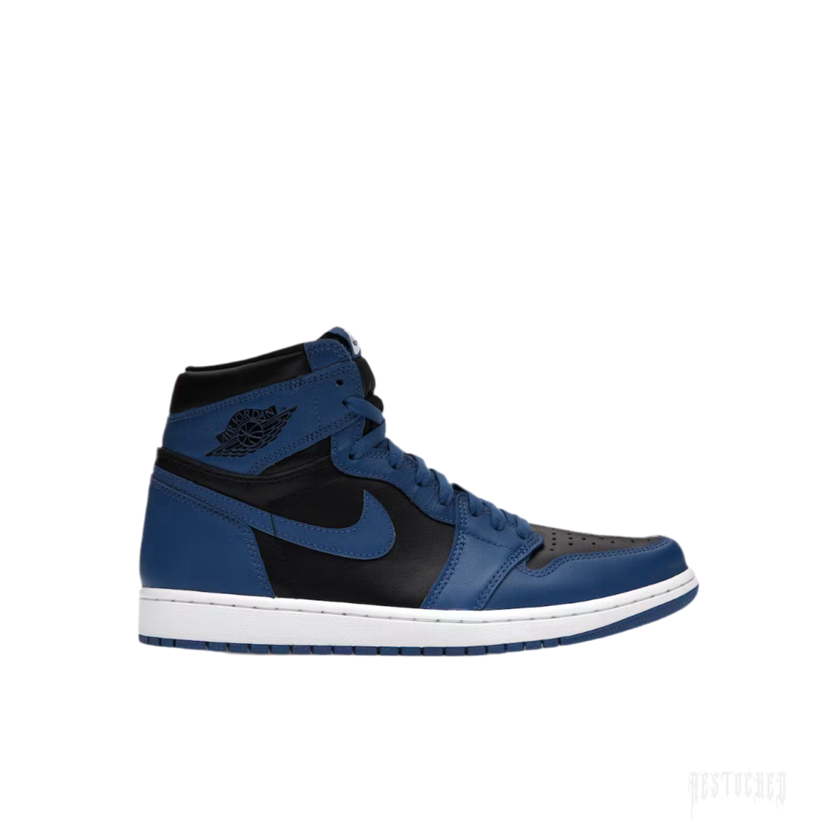 JORDAN 1 RETRO HIGH OG Dark Marina Blue sneaker, black leather with blue overlays, white midsole.