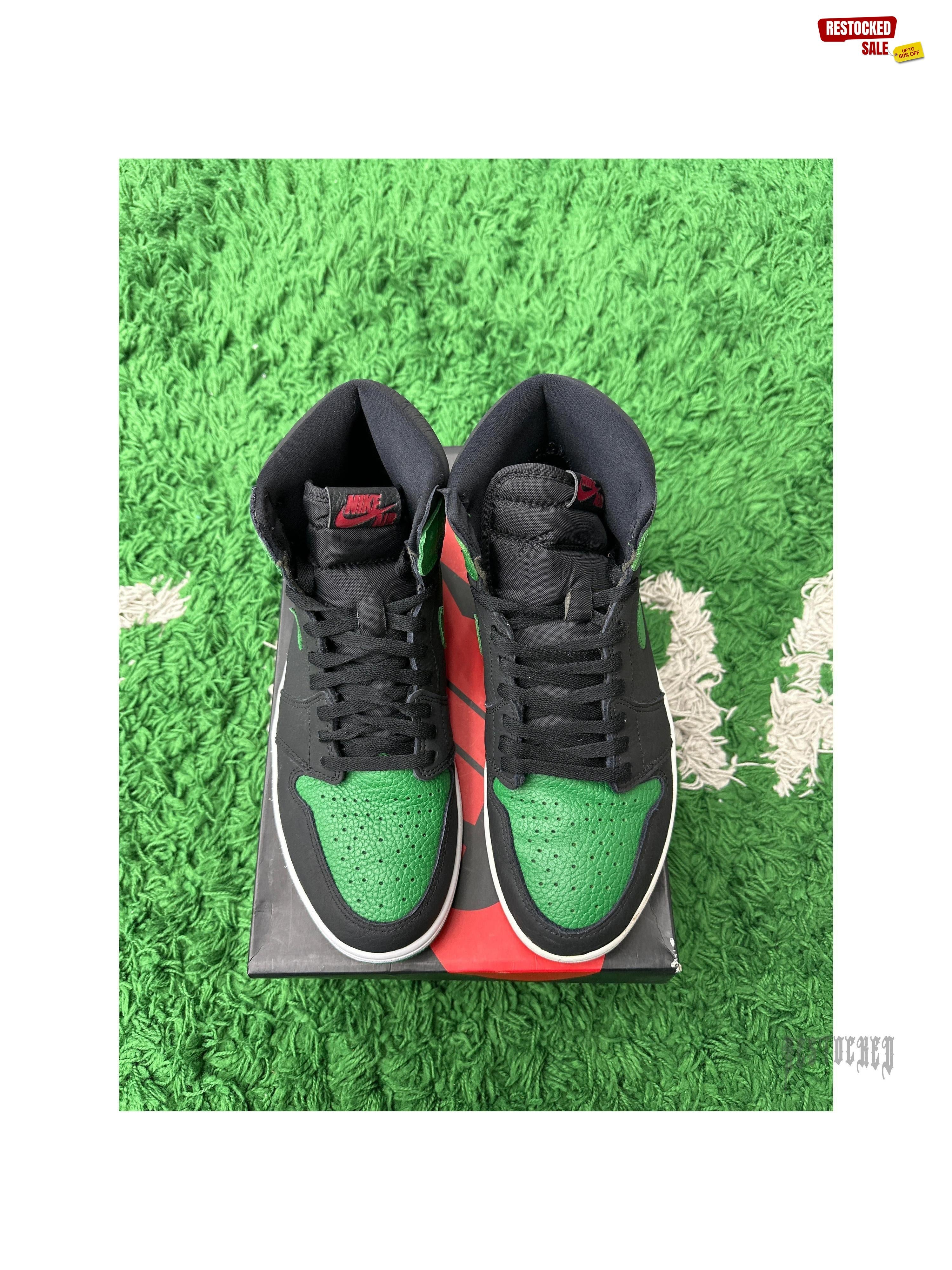 Pre-owned JORDAN 1 RETRO HIGH PINE GREEN BLACK SIZE 10.5 sneakers on a box, green and black leather.