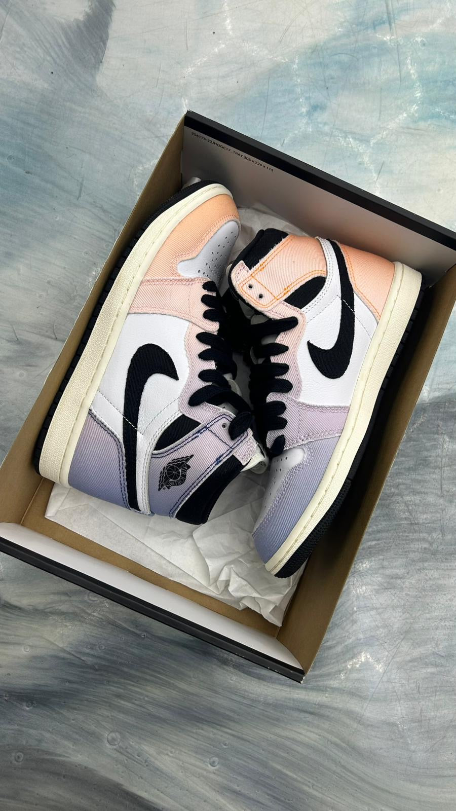 Pre-owned Jordan 1 Retro High Skyline sneakers, size 5.5, with peach, white, and lavender panels.