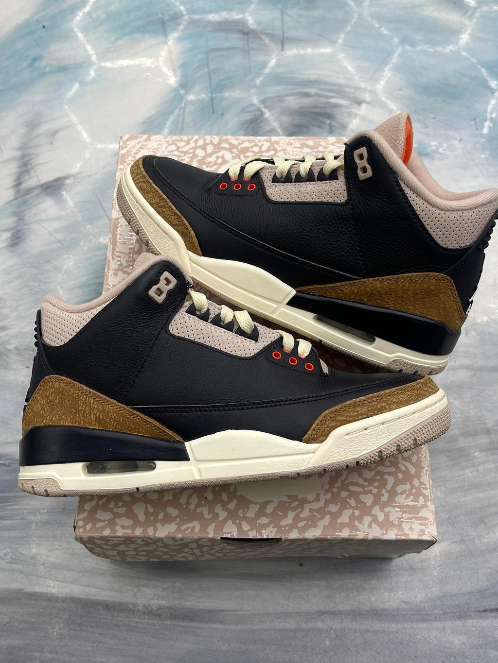 JORDAN 3 RETRO DESERT ELEPHANT pre-owned size 7, black leather with brown elephant print accents.