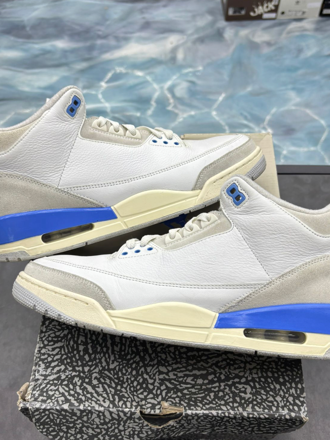 Pre-owned Jordan 3 Retro Lucky Shorts sneakers, white leather with grey suede and blue accents, size 12.