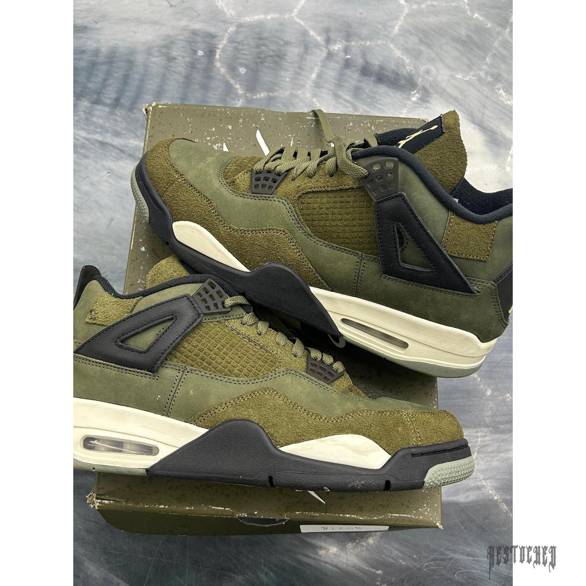 JORDAN 4 RETRO CRAFT OLIVE PRE OWNED SIZE 13