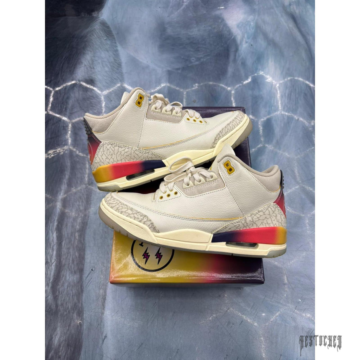 JORDAN 4 RETRO J BALVIN MEDELLIN SUNSET PRE OWNED SIZE 9
