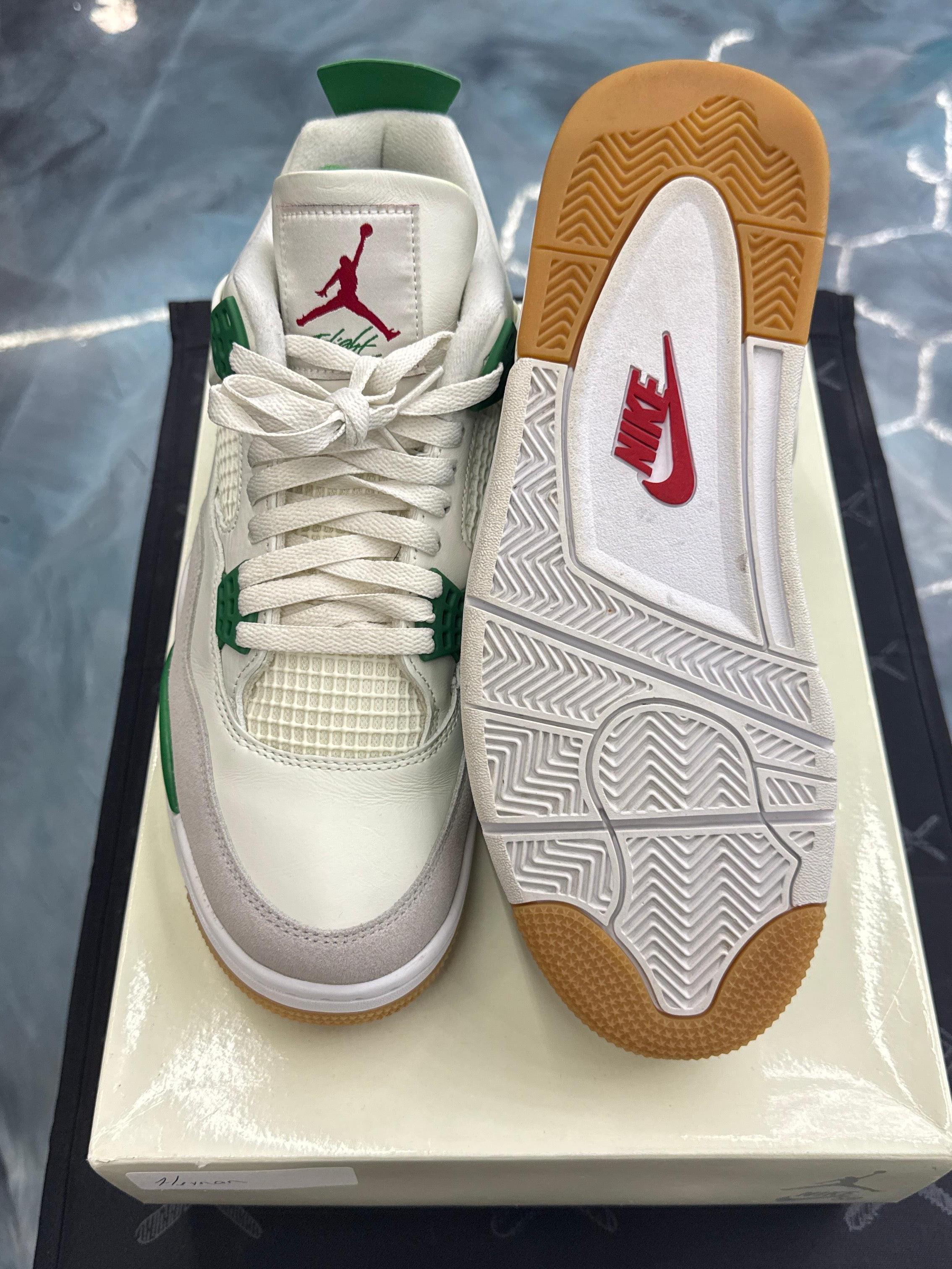 JORDAN 4 RETRO PINE GREEN PRE OWNED SIZE 10.5, white leather and mesh with green accents, red Jumpman logo.