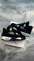 Pre-owned JORDAN 4 RETRO White Thunder size 7Y, black suede sneakers with white accents.