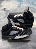 Pre-owned Jordan 5 Retro Black Metallic sneakers, size 6.5Y, with black suede, silver accents, and white laces.