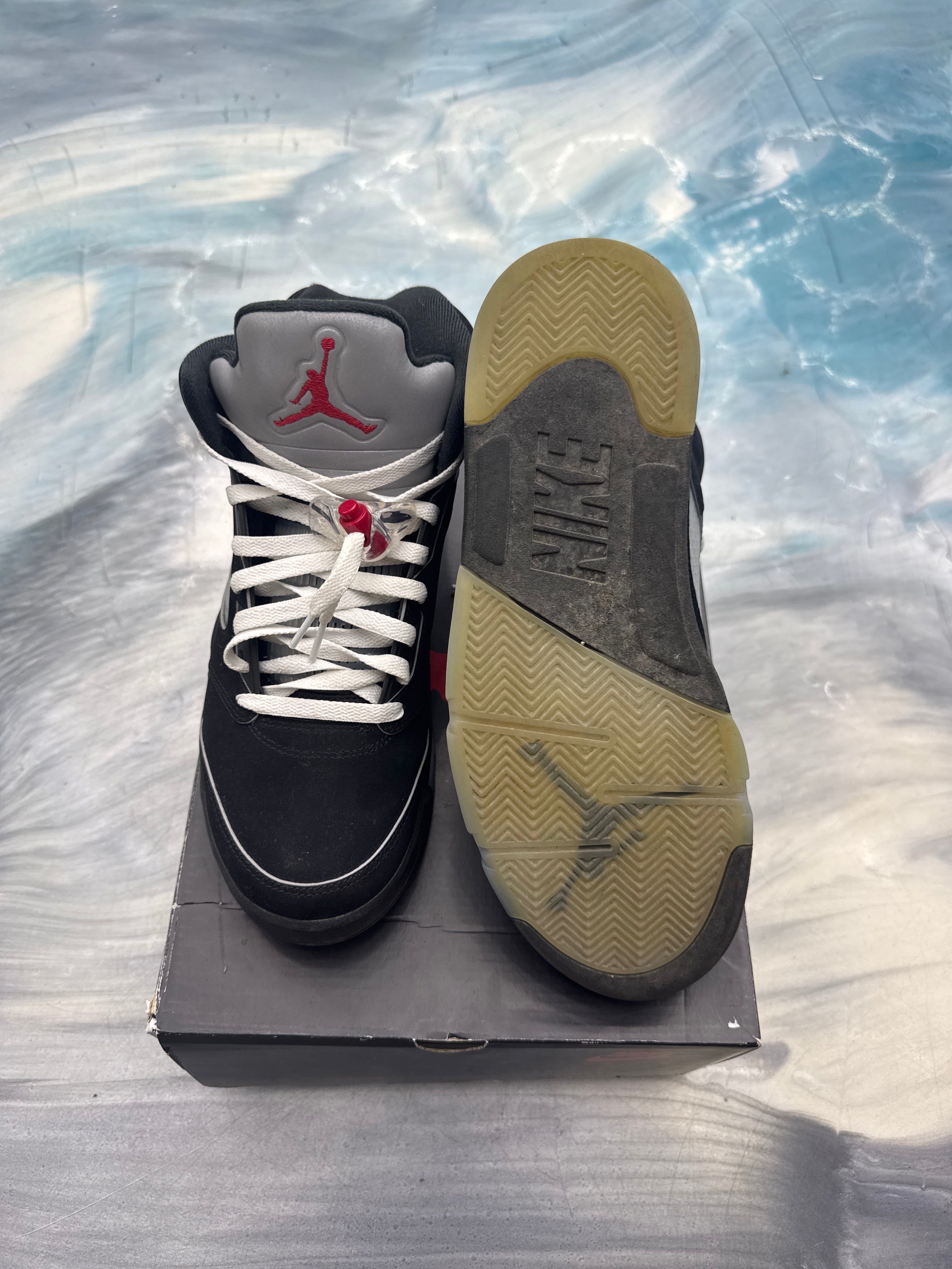 Pre-owned Jordan 5 Retro Black Metallic Reimagined size 10, showing top and sole.