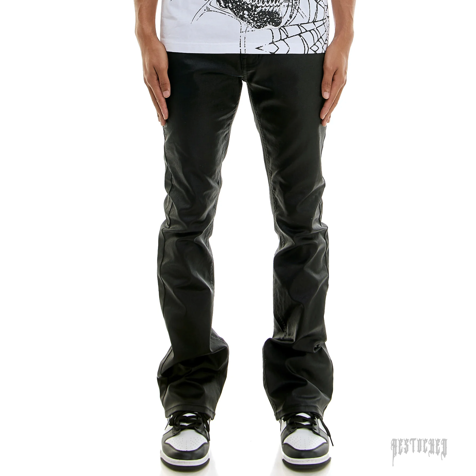 KDNK EVERYDAY WAX SKINNY FLARE KNB3447 black waxed skinny flare pants.