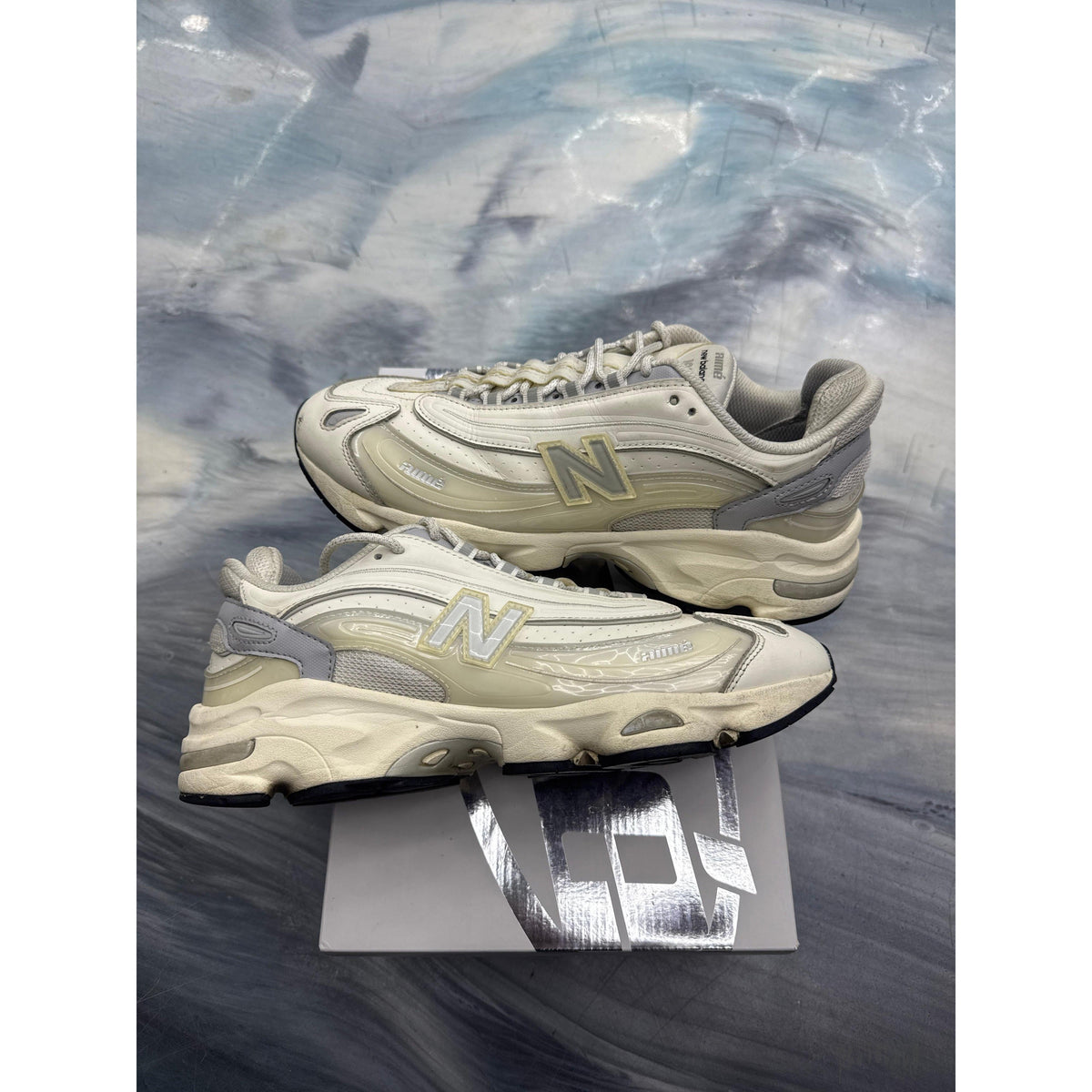 NEW BALANCE 1000 AIME LEON DORE WHITE PRE OWNED SIZE 10.5