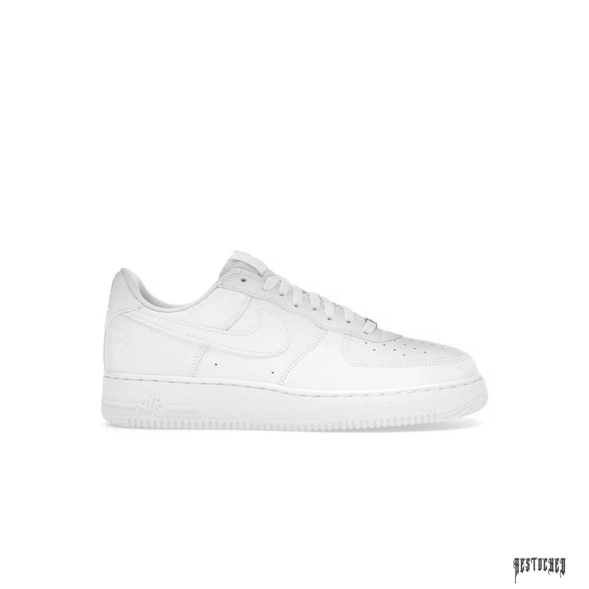 NIKE AIR FORCE 1 LOW KOBE BRYANT FOREVER WHITE sneaker, full view, white leather, classic design.