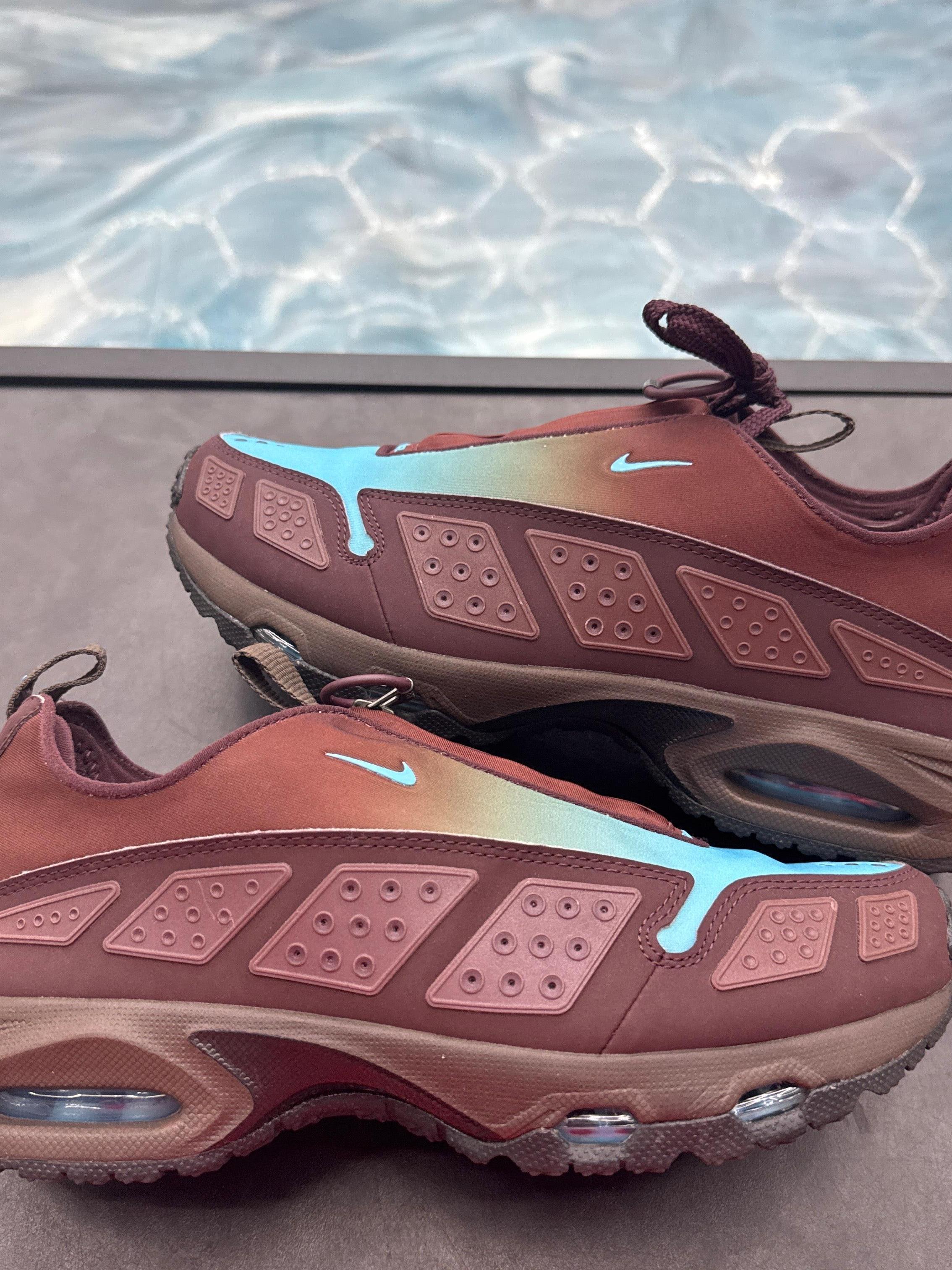 Pre-owned Nike Air Max Sunder in Burgundy Crush and Baltic Blue, size 8M, with visible air units.
