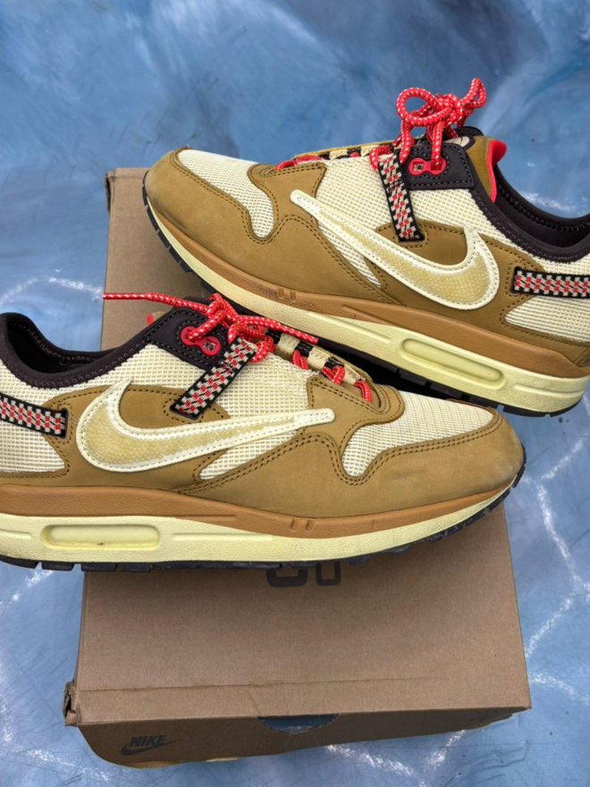 NIKE AIR MAX1 Travis Scott Cactus Jack Wheat Lemon Drop sneakers, size 8, with red laces.