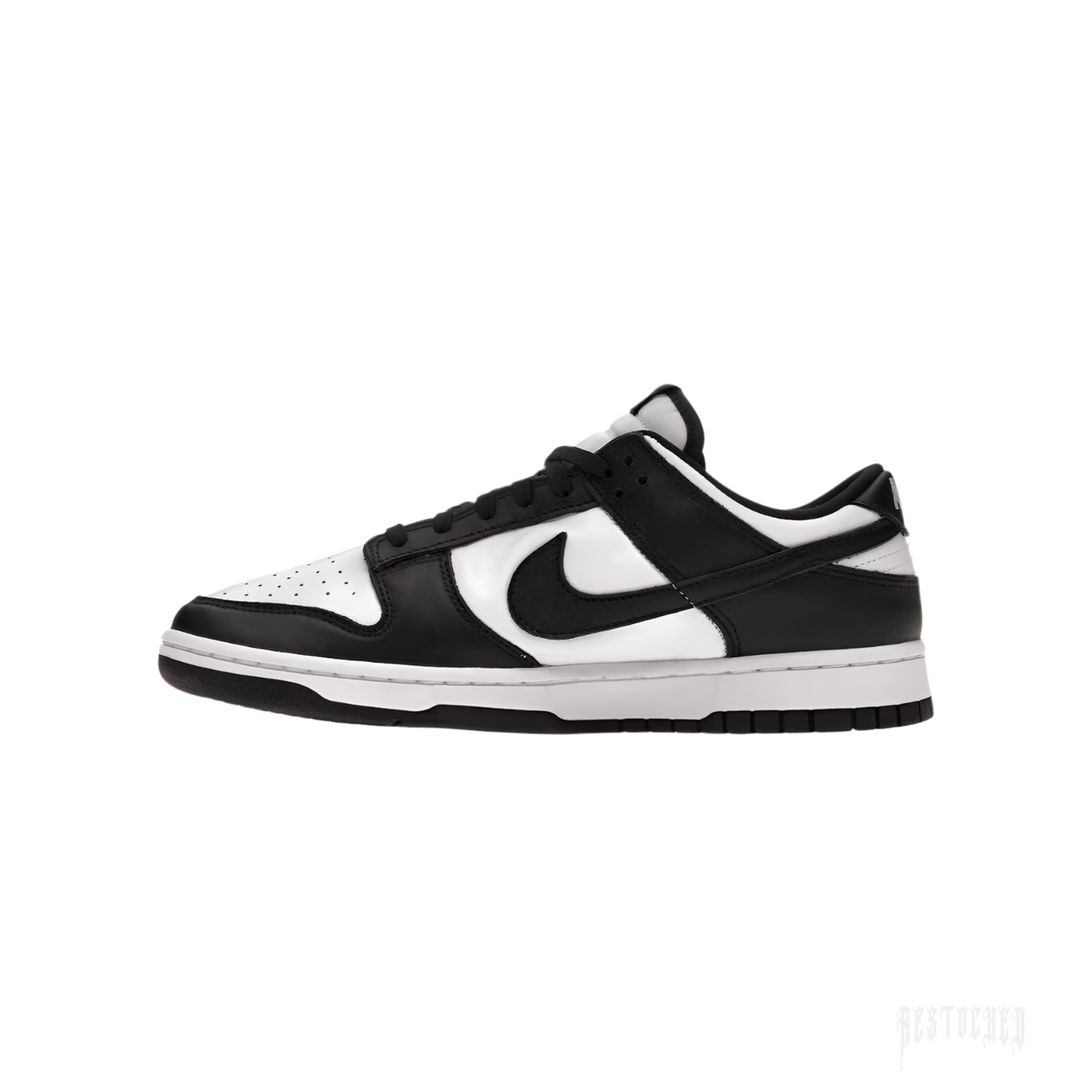 NIKE DUNK LOW RETRO Panda sneakers in white and black leather with classic Swoosh.