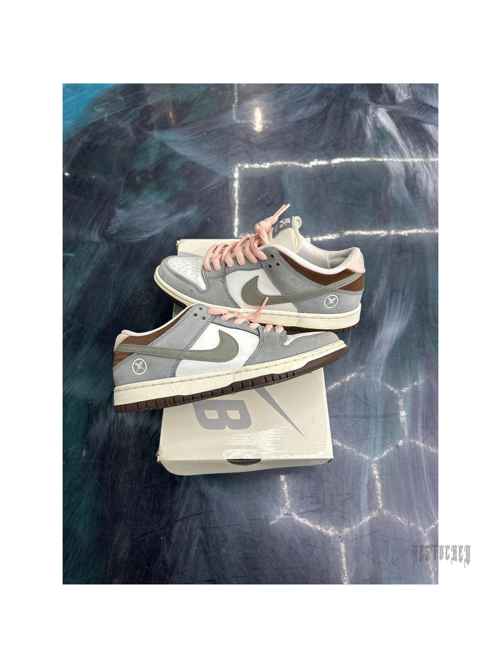 Pre-owned Nike SB Dunk Low Yuto Horigome, size 7.5, light grey and brown suede with white swoosh and pink laces.