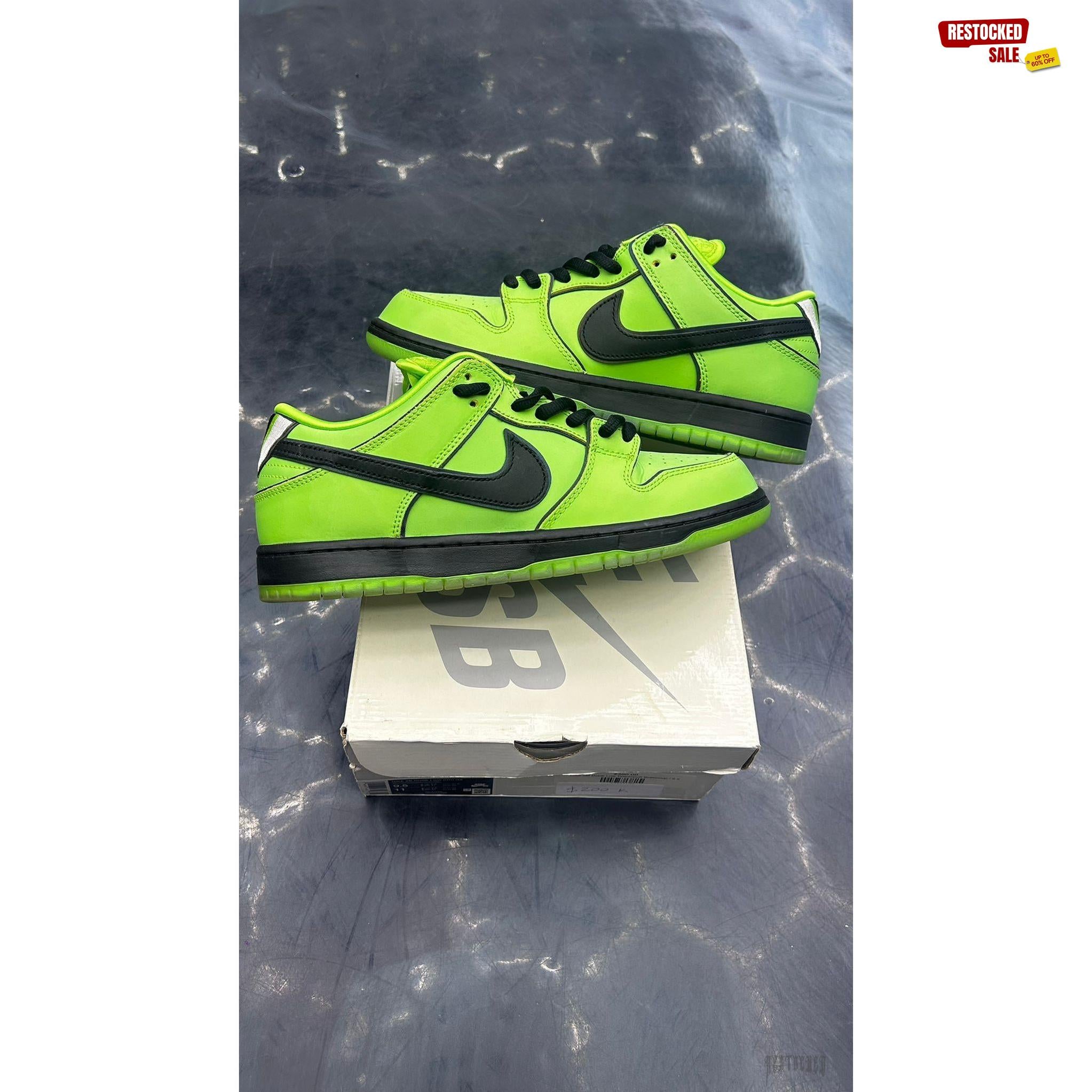 NIKE SB DUNK LOW POWERPUFF BUTTERCUP PRE OWNED SIZE 9.5