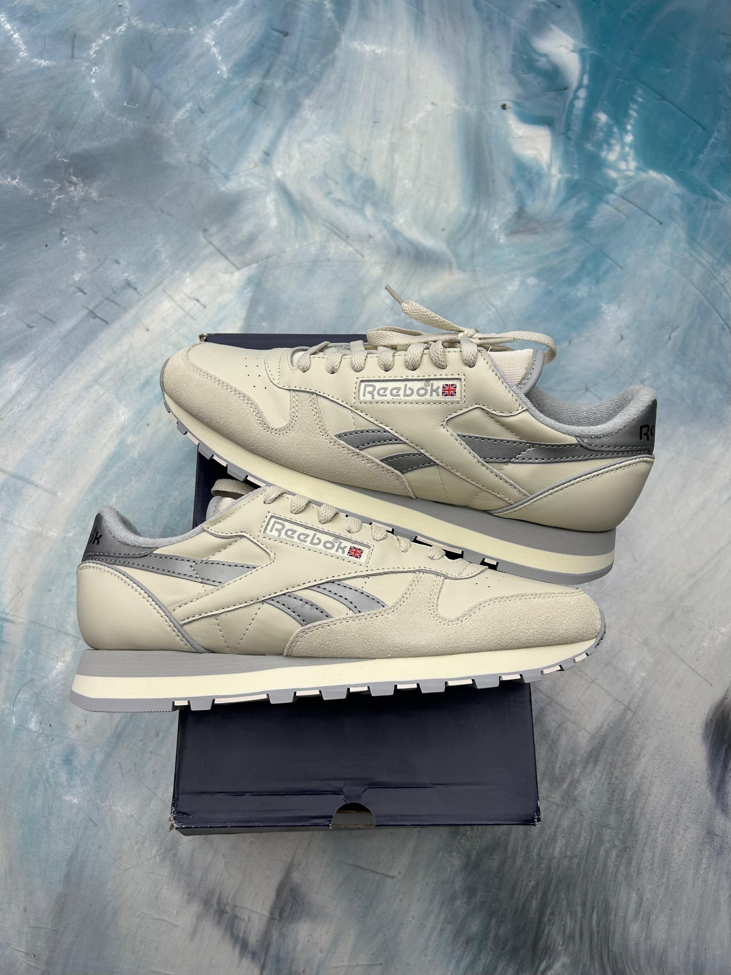 REEBOK CLASSIC LEATHER PRE OWNED SIZE 9.5
