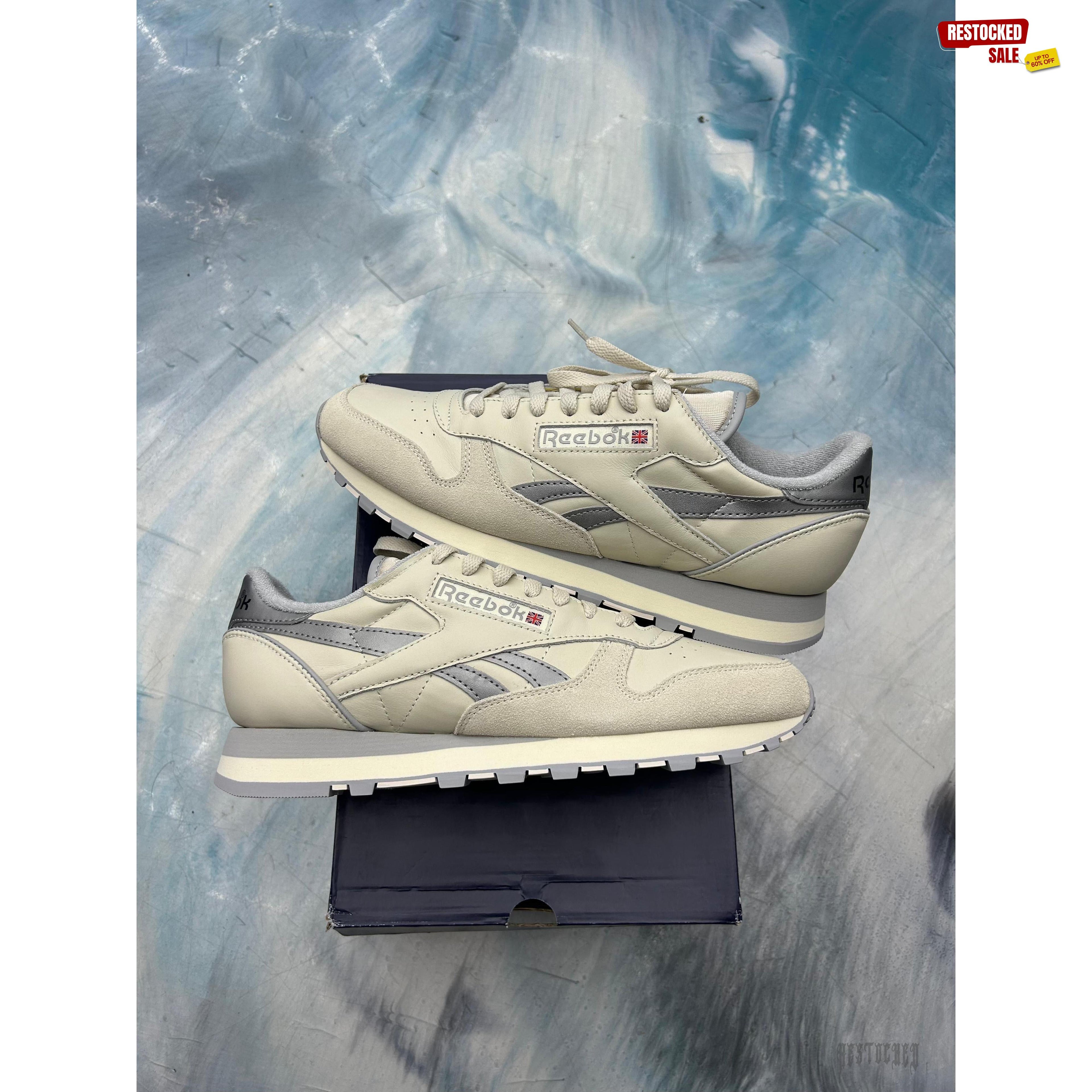 REEBOK CLASSIC LEATHER PRE OWNED SIZE 9.5