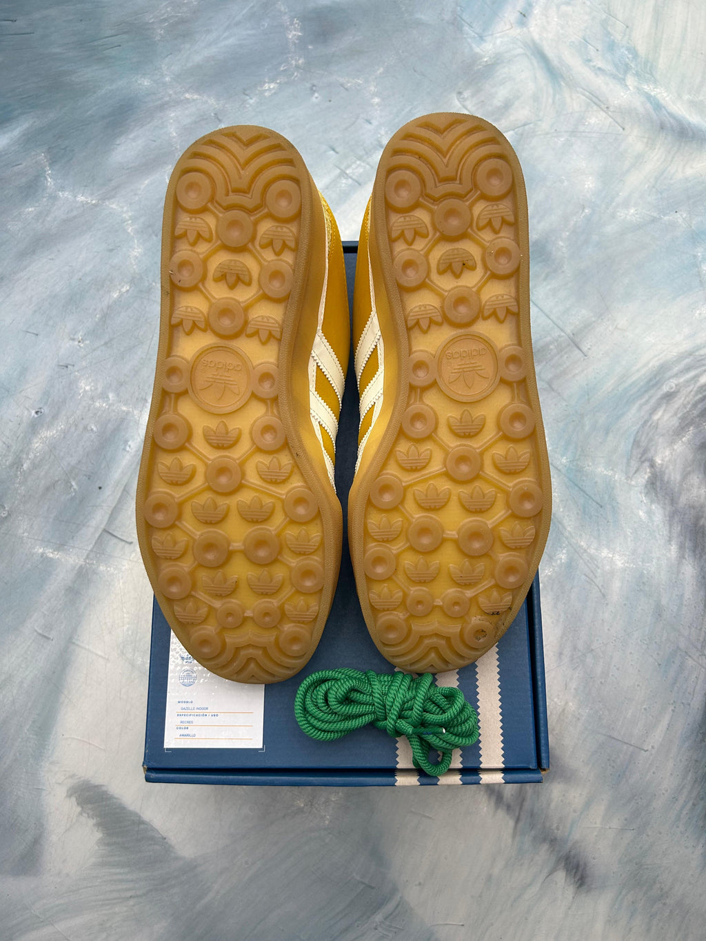 ADIDAS GAZELLE INDOOR BAD BUNNY VEGA BAJA PRE OWNED SIZE 9.5